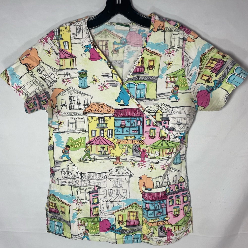 Sesame Street scrub top🖤